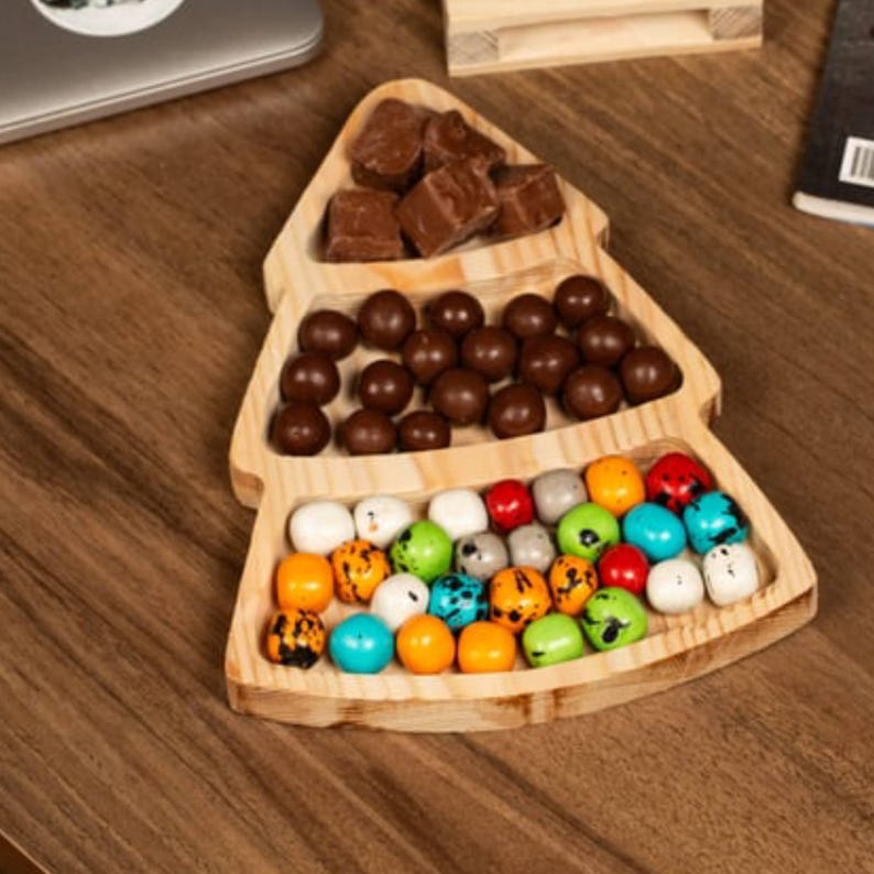 Wooden Snack Tray, Pine Patterned Snack Bowl, Christmas Tree Wooden Snack Tray, Holiday Serving Organizer with Natural Wood Veneer Pieces